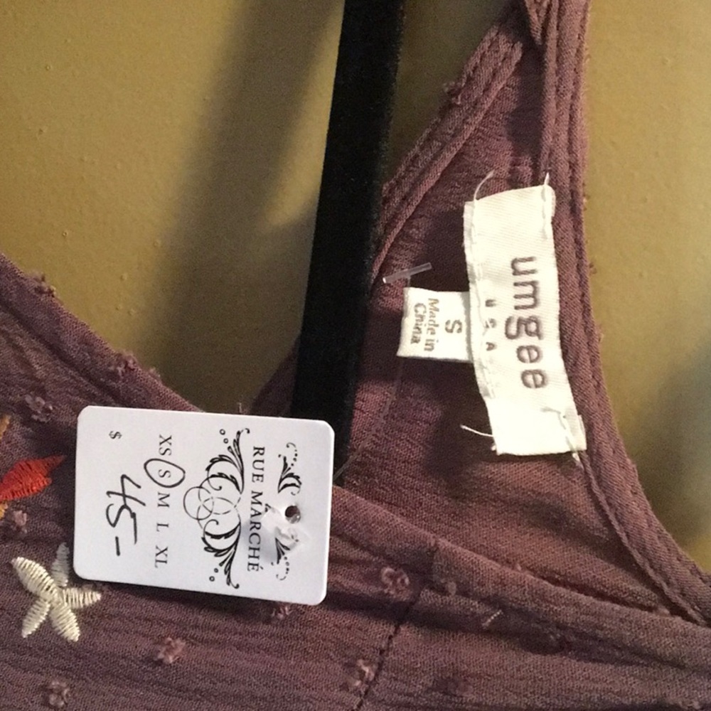 Top - Picture 2 of 3